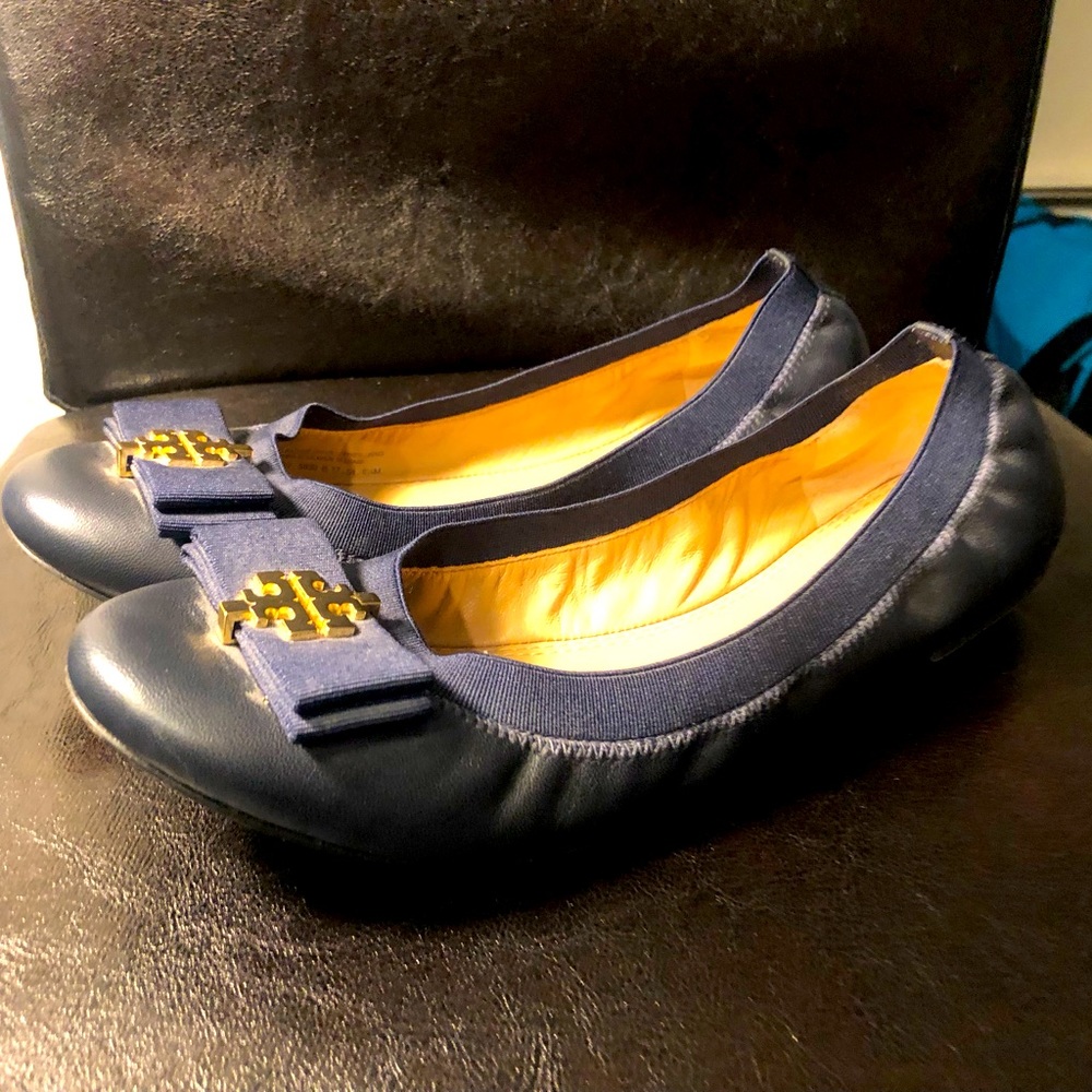 Tory Burch 34327 Black Leather Ballet Slip On Gold Logo Cinch Back Shoes Sz 8.5M